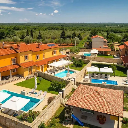 Awesome In Hr-52215 With Kitchen Holiday home Vodnjan