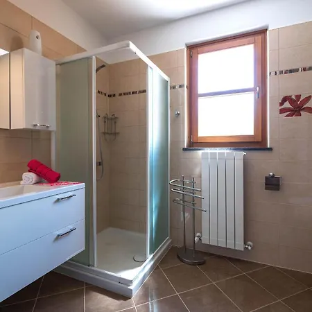 Awesome In Hr-52215 With Kitchen Holiday home *