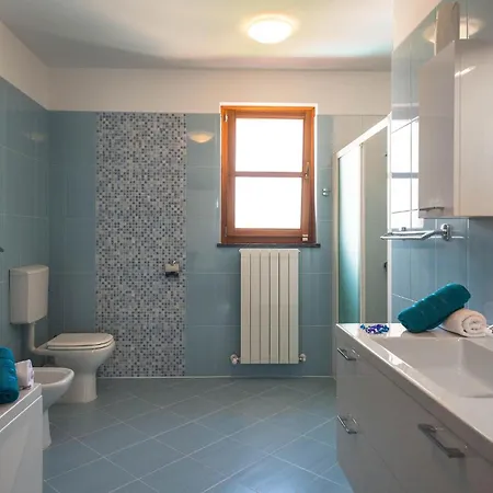 Awesome In Hr-52215 With Kitchen *