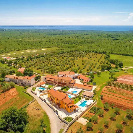 Awesome In Hr-52215 With Kitchen Holiday home Vodnjan