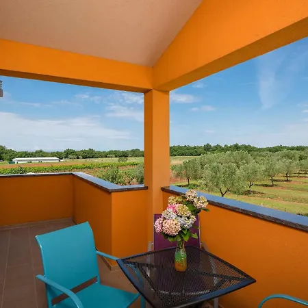 Awesome In Hr-52215 With Kitchen * Vodnjan