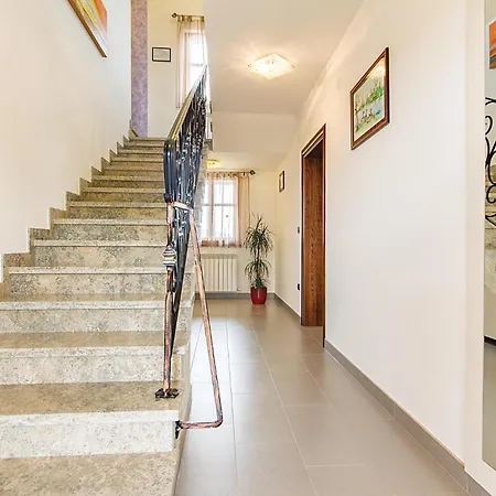 Awesome In Hr-52215 With Kitchen Holiday home