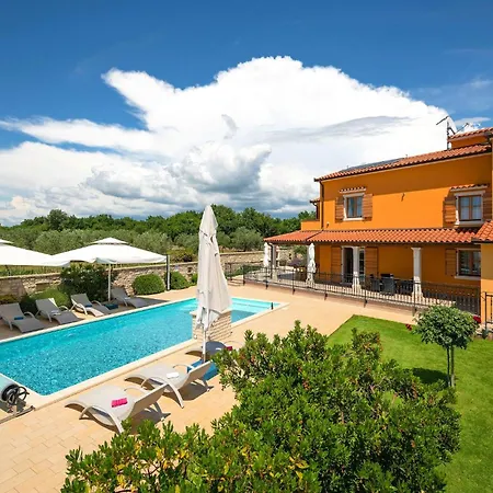 Awesome In Hr-52215 With Kitchen Holiday home *