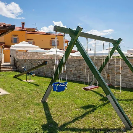Awesome In Hr-52215 With Kitchen Holiday home Vodnjan